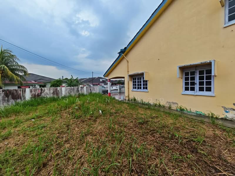 1.5-storey Terraced House for Sale in Taman Desa Rishah (Ipoh) - Qazin Khoo - Exterior - PropertyGuru.com.my