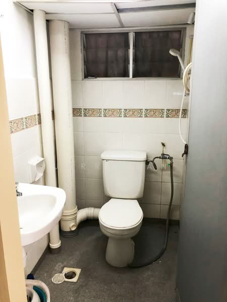 Taman Kristal untuk Untuk Disewa - RM 1,200 /bulan, Mac 2026 - Bathroom - PropertyGuru.com.my