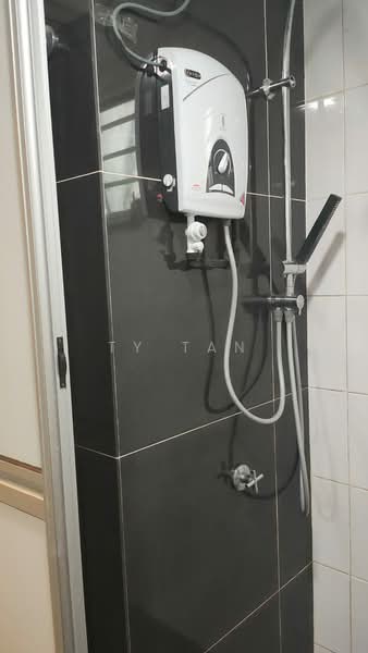 Aman Heights Condominium untuk Untuk Disewa - RM 1,500 /bulan, Mac 2026 - Bathroom - PropertyGuru.com.my