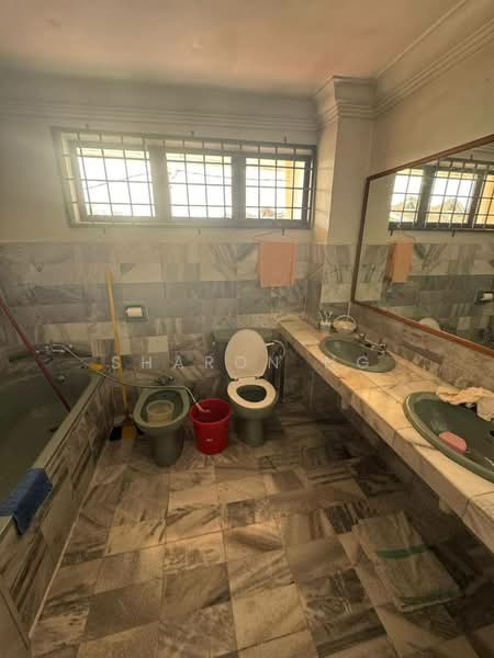 2-storey Terraced House for Sale in Taman Sri Putri (Kulai) - Sharon Ng - Bathroom - PropertyGuru.com.my