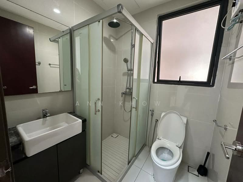 Kings Bay @ Country Garden Danga Bay untuk Untuk Disewa - RM 2,400 /bulan, Apr 2026 - Bathroom - PropertyGuru.com.my