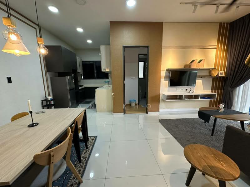Kings Bay @ Country Garden Danga Bay untuk Untuk Disewa - RM 2,400 /bulan, Apr 2026 - Living Room - PropertyGuru.com.my