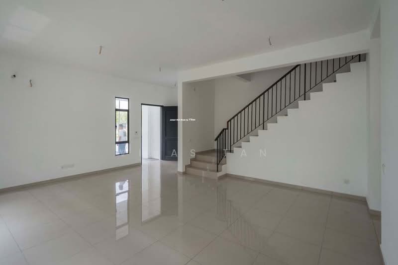 Semi-Detached House for Sale in Shah Alam (Selangor) - Vitas Tan - Living Room - PropertyGuru.com.my