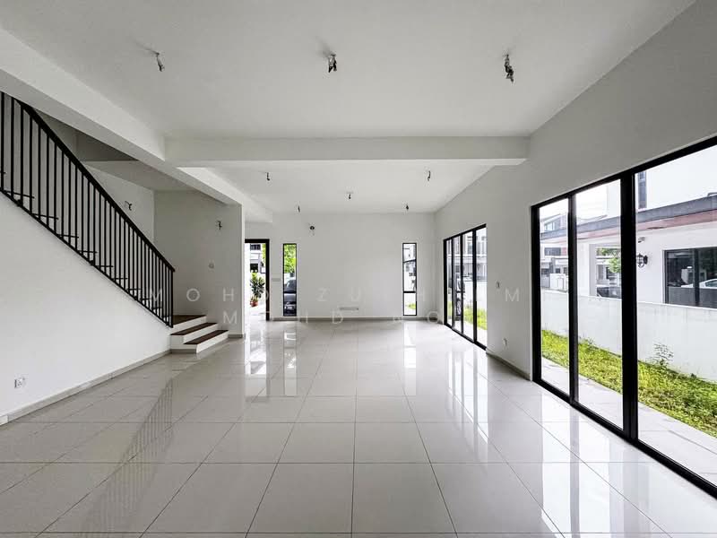 2-storey Terraced House for Sale in Bandar Gamuda Gardens (Rawang) - Mohd Zulhilmi Mohd Nor - Living Room - PropertyGuru.com.my