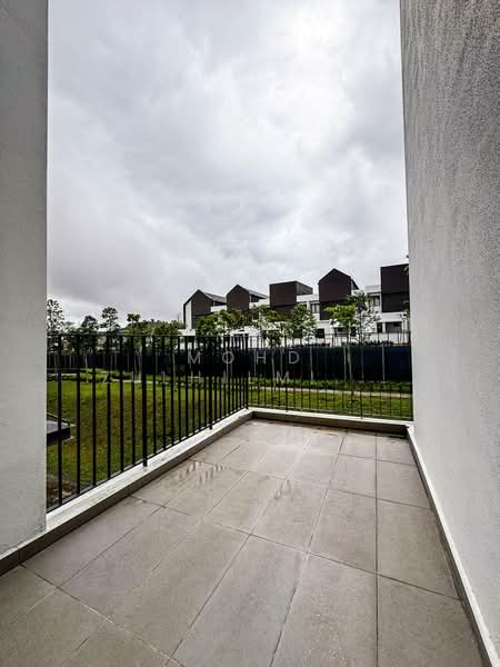 2-storey Terraced House for Sale in Bandar Gamuda Gardens (Rawang) - Mohd Zulhilmi Mohd Nor - Balcony - PropertyGuru.com.my