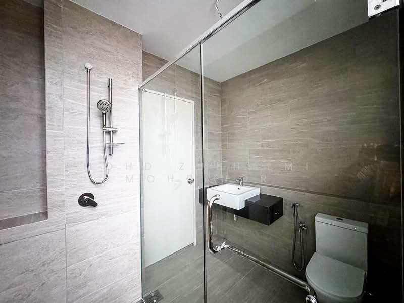 2-storey Terraced House for Sale in Bandar Gamuda Gardens (Rawang) - Mohd Zulhilmi Mohd Nor - Bathroom - PropertyGuru.com.my