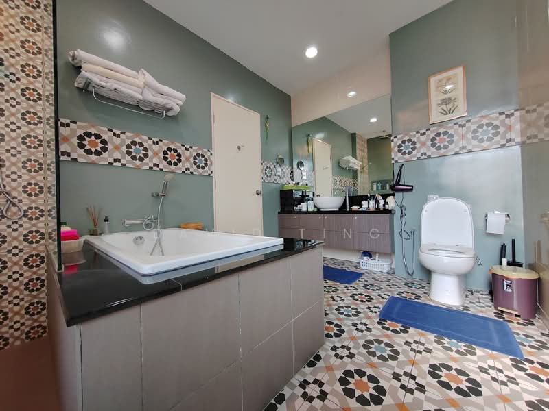 3-storey Terraced House for Rent in Lake Fields (Sungai Besi) - David Ting - Bathroom - PropertyGuru.com.my