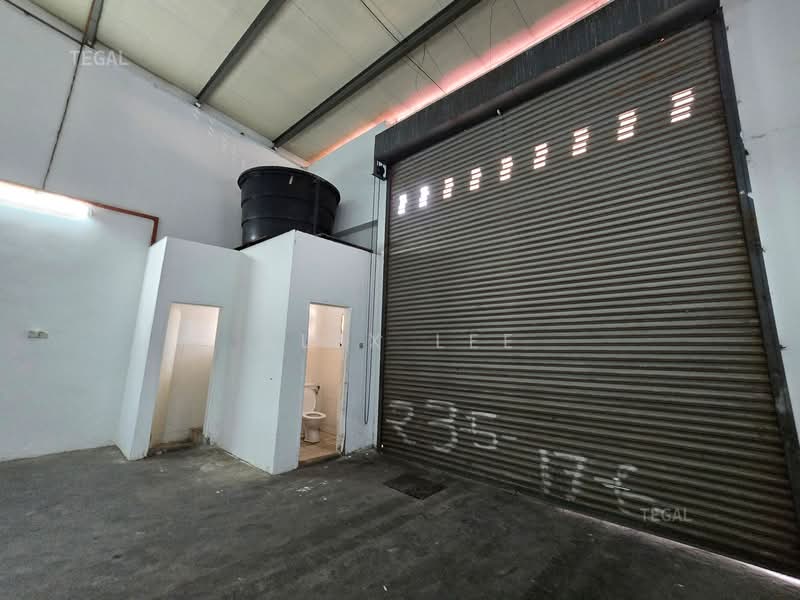 Factory for Rent in Puchong (Selangor) - Alex Lee - Bathroom - PropertyGuru.com.my