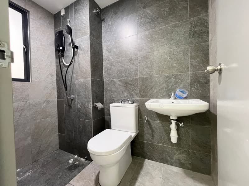 Servis Apartment untuk Disewa di Traders Park - Ken Wong - Bathroom - PropertyGuru.com.my