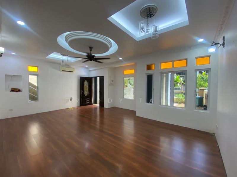 Untuk Disewa - Teluk Kumbar