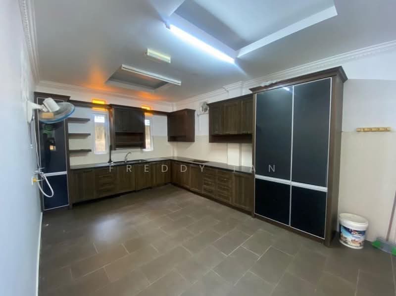 Untuk Disewa - Teluk Kumbar