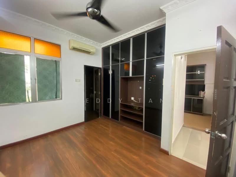 Untuk Disewa - Teluk Kumbar