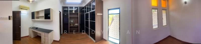 Untuk Disewa - Teluk Kumbar