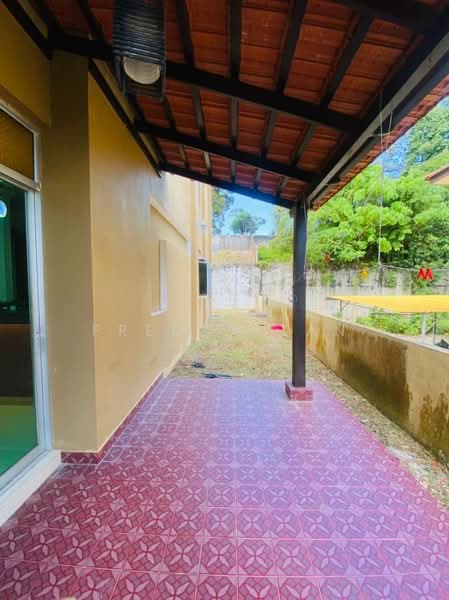 Untuk Disewa - Teluk Kumbar