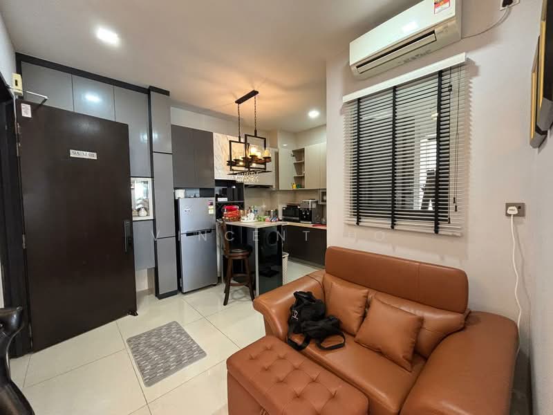 Condominium for Sale at Amberside @ Country Garden Danga Bay - Vincent Ho - Kitchen - PropertyGuru.com.my