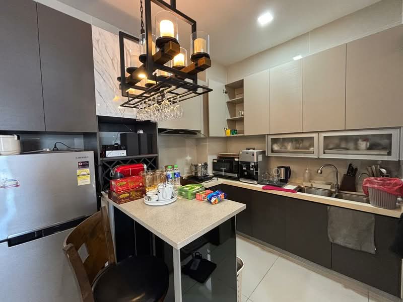 Condominium for Sale at Amberside @ Country Garden Danga Bay - Vincent Ho - Kitchen - PropertyGuru.com.my