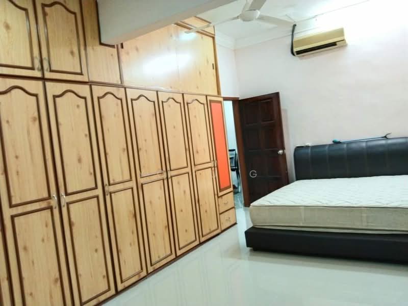 1-storey Terraced House for Rent in Taman Pelangi (Johor Bahru) - YC Fung - Bedroom - PropertyGuru.com.my