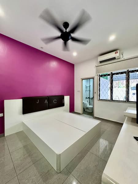 Taman Daya - Jalan Pinang 3, 4 untuk Untuk Disewa - RM 1,800 /bulan, Mac 2026 - Bedroom - PropertyGuru.com.my
