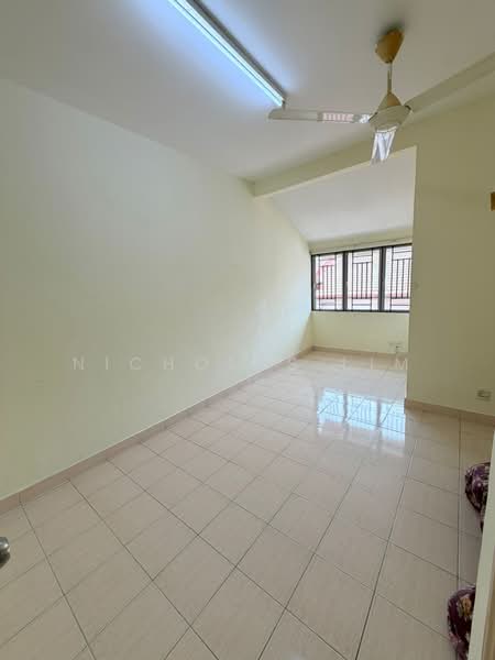 Pusat Bandar Putra Permai untuk Untuk Disewa - RM 1,800 /bulan, Mac 2026 - Living Room - PropertyGuru.com.my