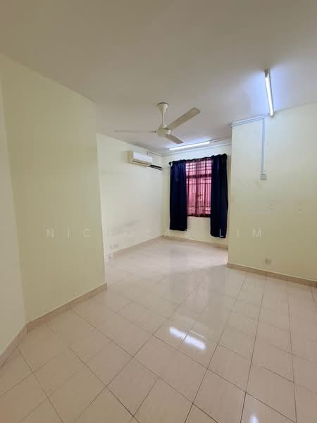 Pusat Bandar Putra Permai untuk Untuk Disewa - RM 1,800 /bulan, Mac 2026 - Living Room - PropertyGuru.com.my