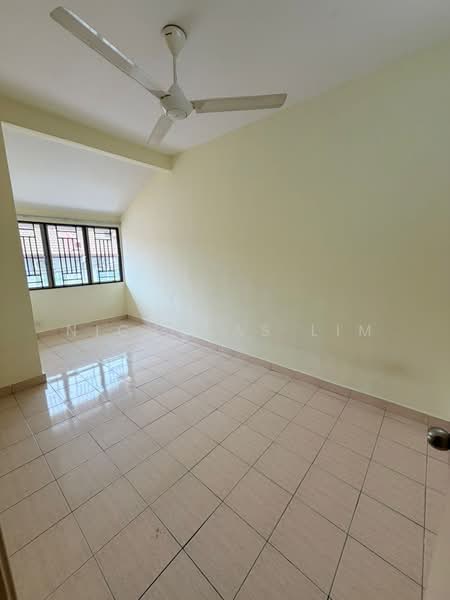 Pusat Bandar Putra Permai untuk Untuk Disewa - RM 1,800 /bulan, Mac 2026 - Interior - PropertyGuru.com.my
