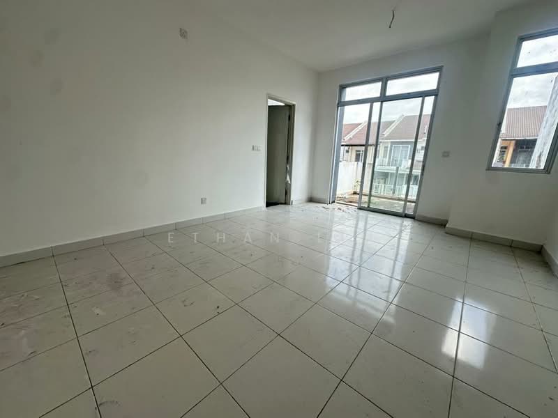 Meridin East untuk Untuk Dijual - RM 460,000, Mac 2026 - Living Room - PropertyGuru.com.my