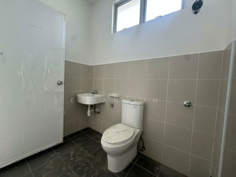 Meridin East untuk Untuk Dijual - RM 460,000, Mac 2026 - Bathroom - PropertyGuru.com.my