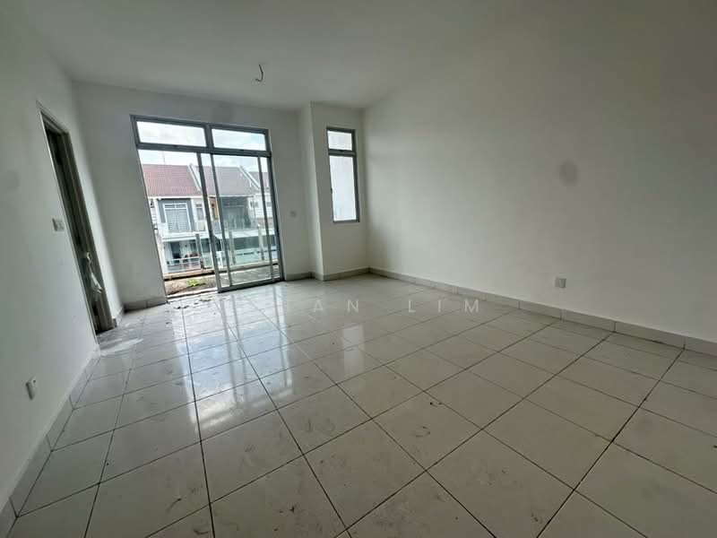 Meridin East untuk Untuk Dijual - RM 460,000, Mac 2026 - Living Room - PropertyGuru.com.my