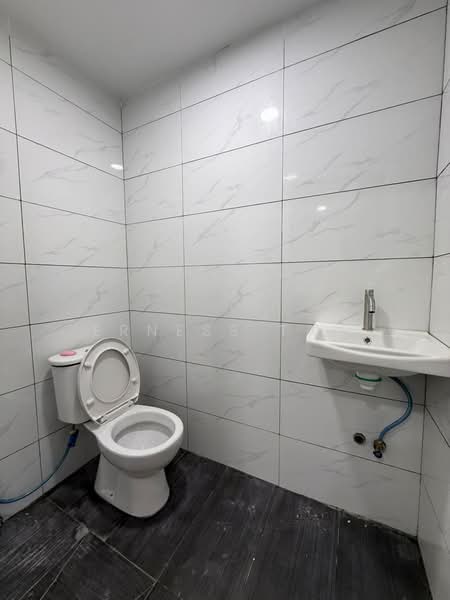 1-storey Terraced House for Sale in Taman Universiti (Skudai) - Erness Tan - Bathroom - PropertyGuru.com.my