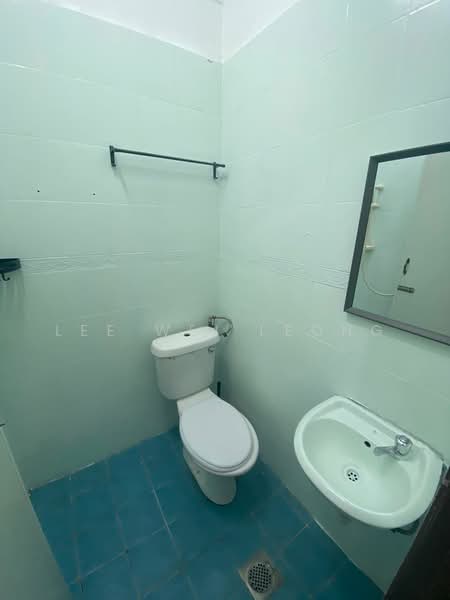 Rumah Teres 2 Tingkat untuk Disewa di Seksyen 17 (Petaling Jaya) - Lee Wei Leong - Bathroom - PropertyGuru.com.my