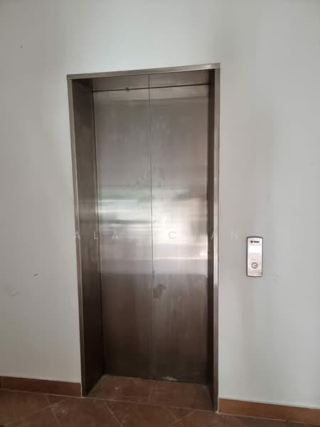 Shop / Office for Rent in 16 Sierra (Puchong) - Alan Chan - Corridor - PropertyGuru.com.my