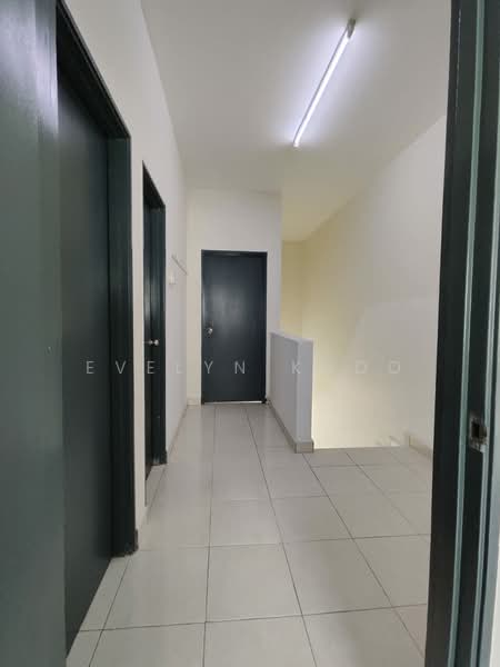 2-storey Terraced House for Sale in Tamansari (Rawang) - Evelyn Khoo - Hallway - PropertyGuru.com.my