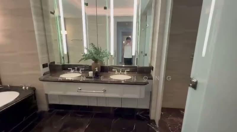 Service Residence for Sale at St Regis - Annie Chong - Bathroom - PropertyGuru.com.my