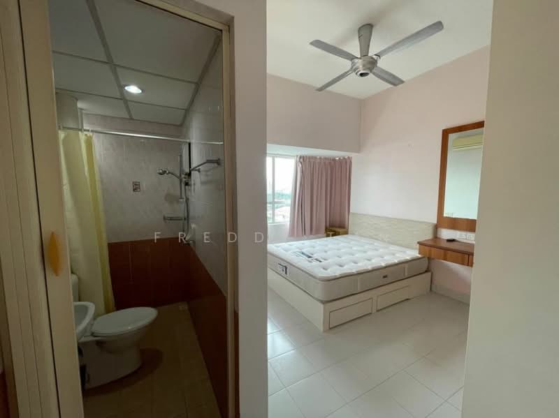 For Rent - University Place (Plaza Ivory)