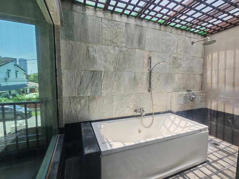 Semi-Detached House for Sale in Cheras (Selangor) - Ray Foo - Bathroom - PropertyGuru.com.my