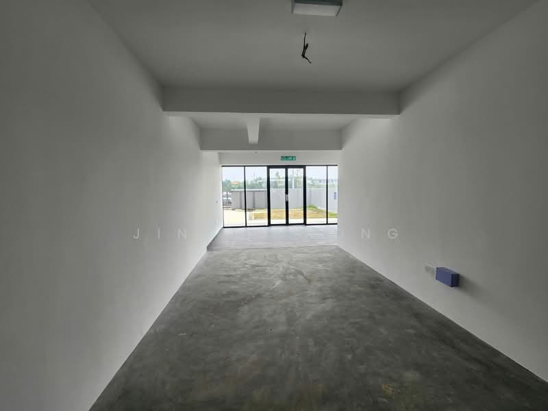 Semi-D Factory for Rent in Sungai Buloh (Selangor) - Jinson Wong - Entrance - PropertyGuru.com.my