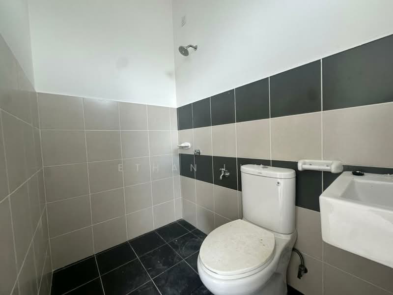 2-storey Terraced House for Sale in Kota Masai (Pasir Gudang) - Ethan Lim - Bathroom - PropertyGuru.com.my