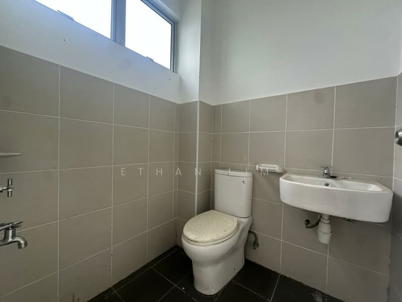 2-storey Terraced House for Sale in Kota Masai (Pasir Gudang) - Ethan Lim - Bathroom - PropertyGuru.com.my