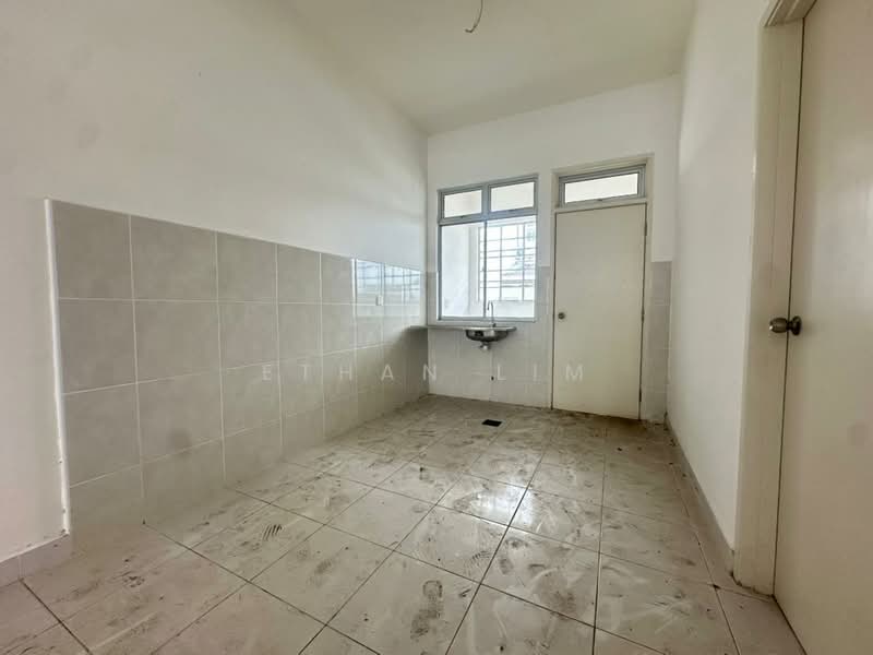 2-storey Terraced House for Sale in Kota Masai (Pasir Gudang) - Ethan Lim - Kitchen - PropertyGuru.com.my