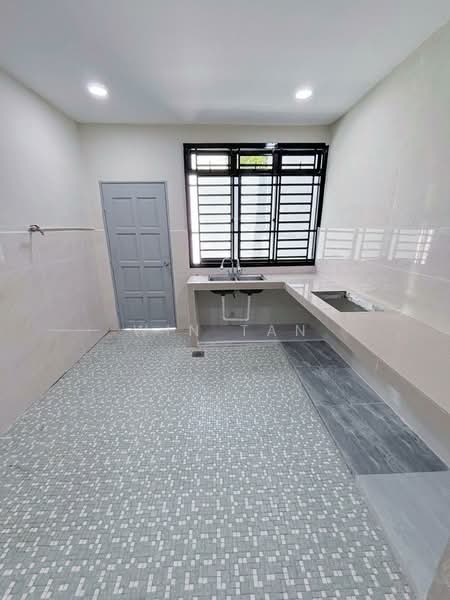 Taman Pelangi, JB Town untuk Untuk Dijual - RM 1,600,000, Apr 2026 - Kitchen - PropertyGuru.com.my