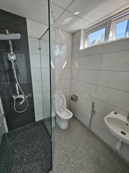 Vila Damai Apartment Pulau Tikus Kelawai untuk Untuk Disewa - RM 3,000 /bulan, Mac 2026 - Bathroom - PropertyGuru.com.my