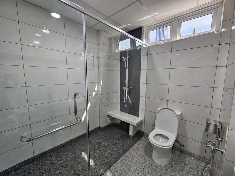 Vila Damai Apartment Pulau Tikus Kelawai untuk Untuk Disewa - RM 3,000 /bulan, Mac 2026 - Bathroom - PropertyGuru.com.my