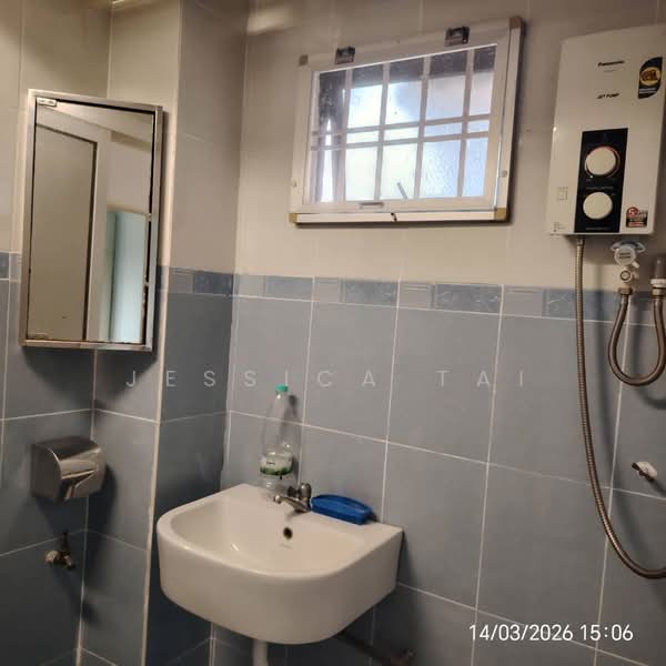 Taman Megah Mas untuk Untuk Disewa - RM 1,300 /bulan, Mac 2026 - Bathroom - PropertyGuru.com.my