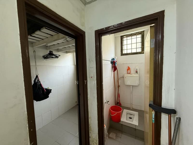 Shop / Office for Rent in Johor Bahru (Johor) - Samantha Tang - Bathroom - PropertyGuru.com.my