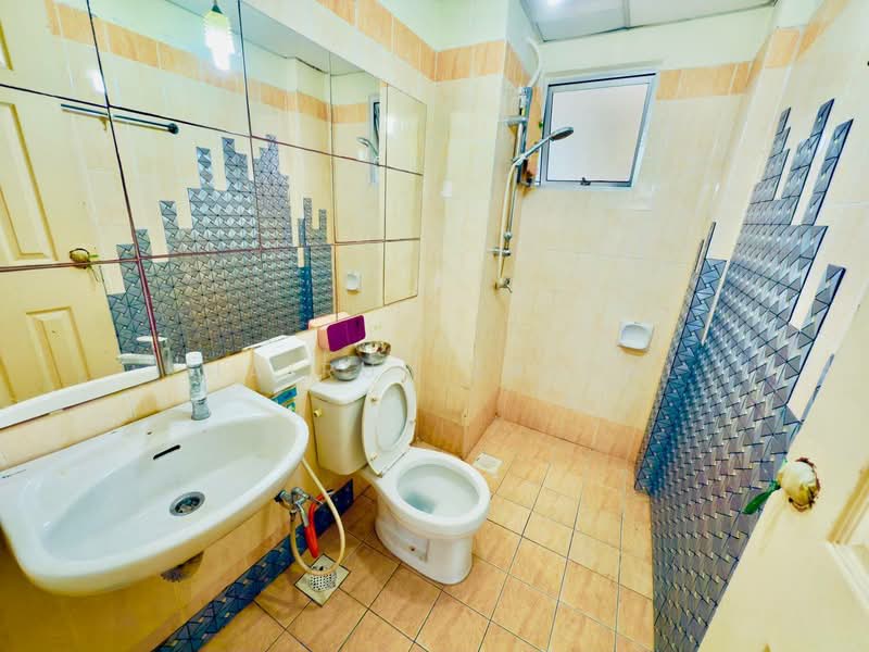 Suriamas untuk Untuk Dijual - RM 495,000, Mac 2026 - Bathroom - PropertyGuru.com.my