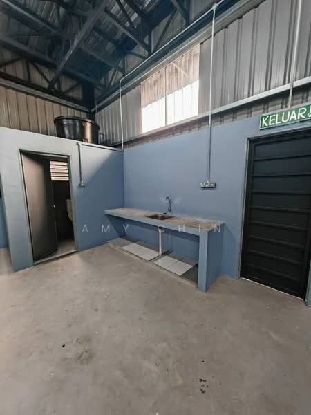 Warehouse for Rent in Kampung Bersatu (Puchong) - Amy Chin - Interior - PropertyGuru.com.my