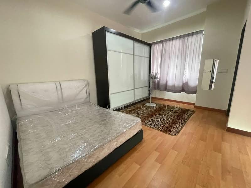 3-storey Terraced House for Rent in Perdana Residence 2 (Batu Caves) - Alison Chiu - Bedroom - PropertyGuru.com.my