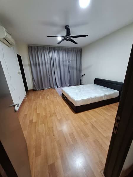 3-storey Terraced House for Rent in Perdana Residence 2 (Batu Caves) - Alison Chiu - Bedroom - PropertyGuru.com.my
