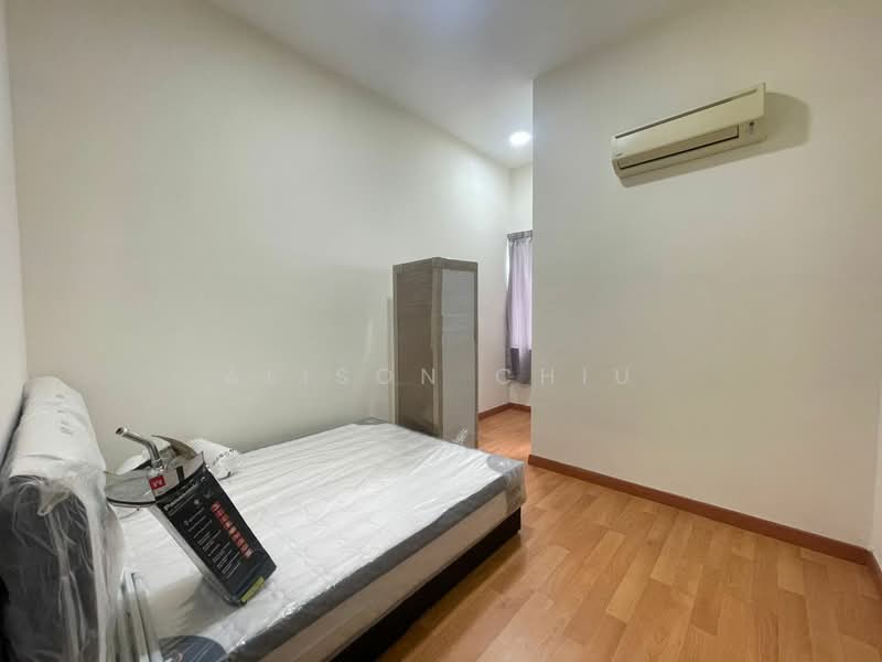3-storey Terraced House for Rent in Perdana Residence 2 (Batu Caves) - Alison Chiu - Bedroom - PropertyGuru.com.my