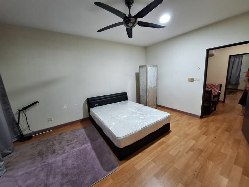 3-storey Terraced House for Rent in Perdana Residence 2 (Batu Caves) - Alison Chiu - Bedroom - PropertyGuru.com.my